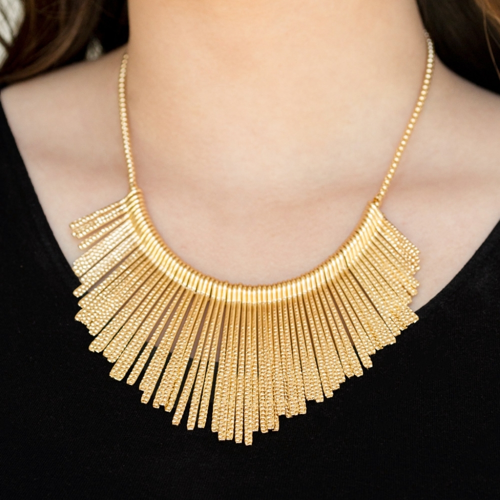 Metallic mane hold necklace and earrings set